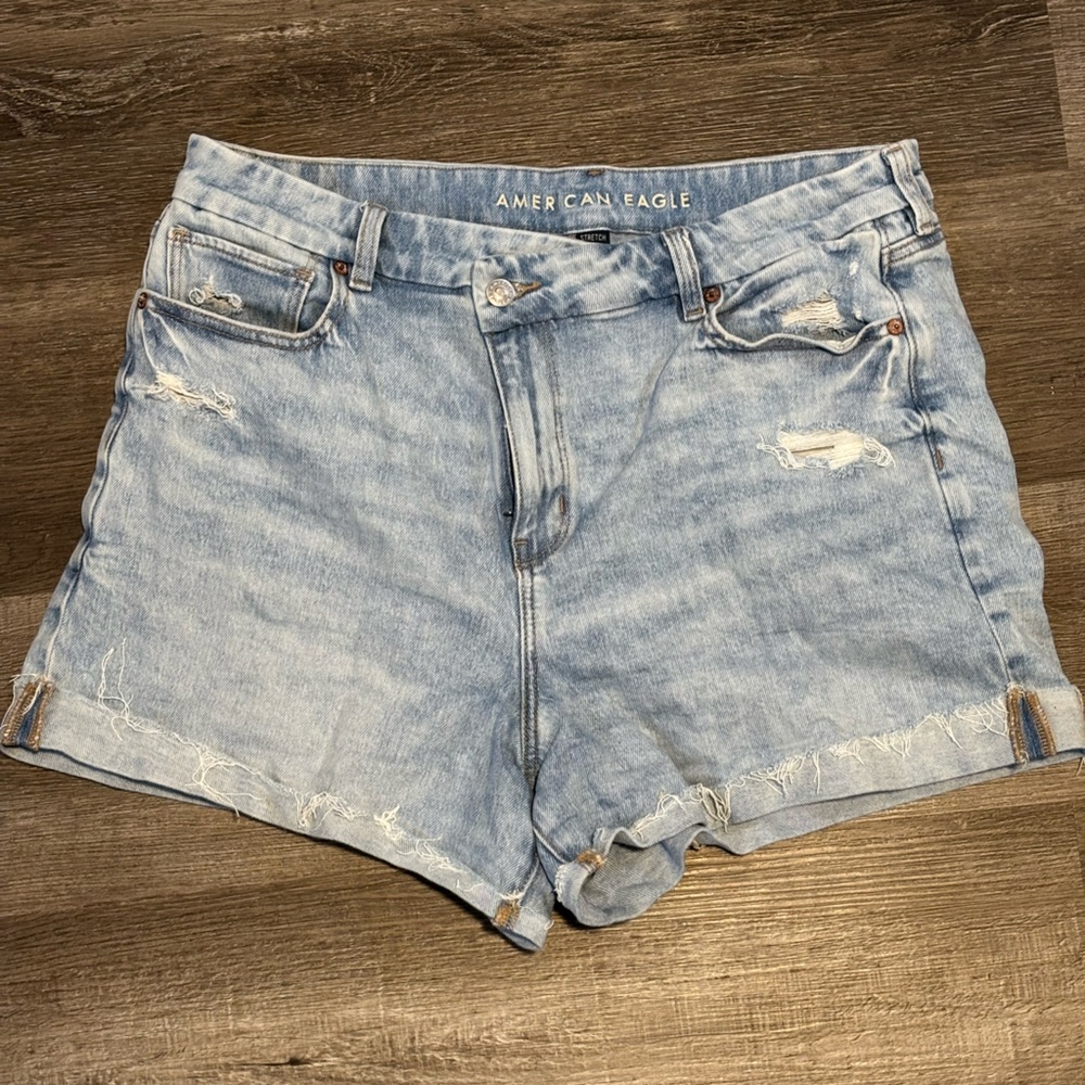 American Eagle Curvy Mom Jean Shorts